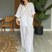 Load image into Gallery viewer, Two-piece women&#39;s casual suit made of cotton and linen
