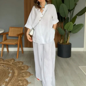 Two-piece women's casual suit made of cotton and linen